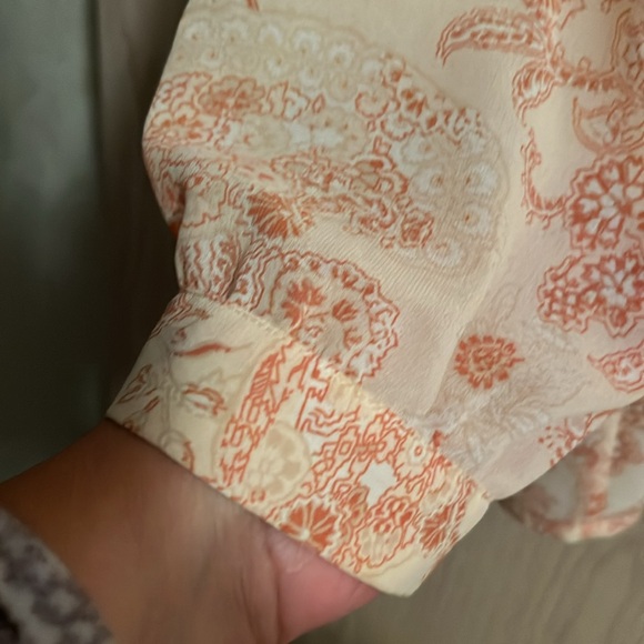 Chico’s beige with pinks in design size 14. Pretty blouse. - Picture 3 of 10